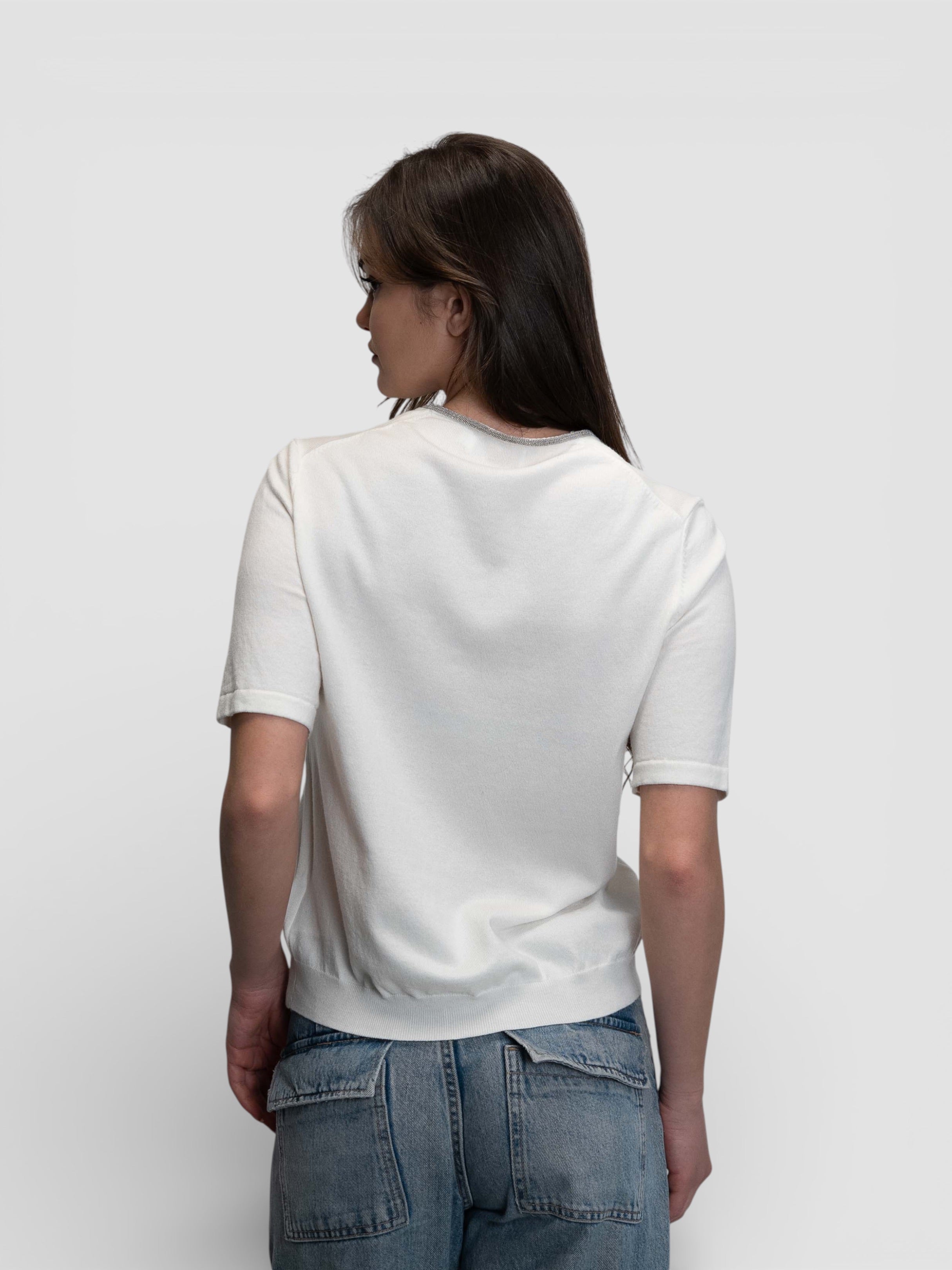 Блуза с V-образно деколте и сребрист кант