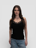 Черен потник с дантела по деколтето