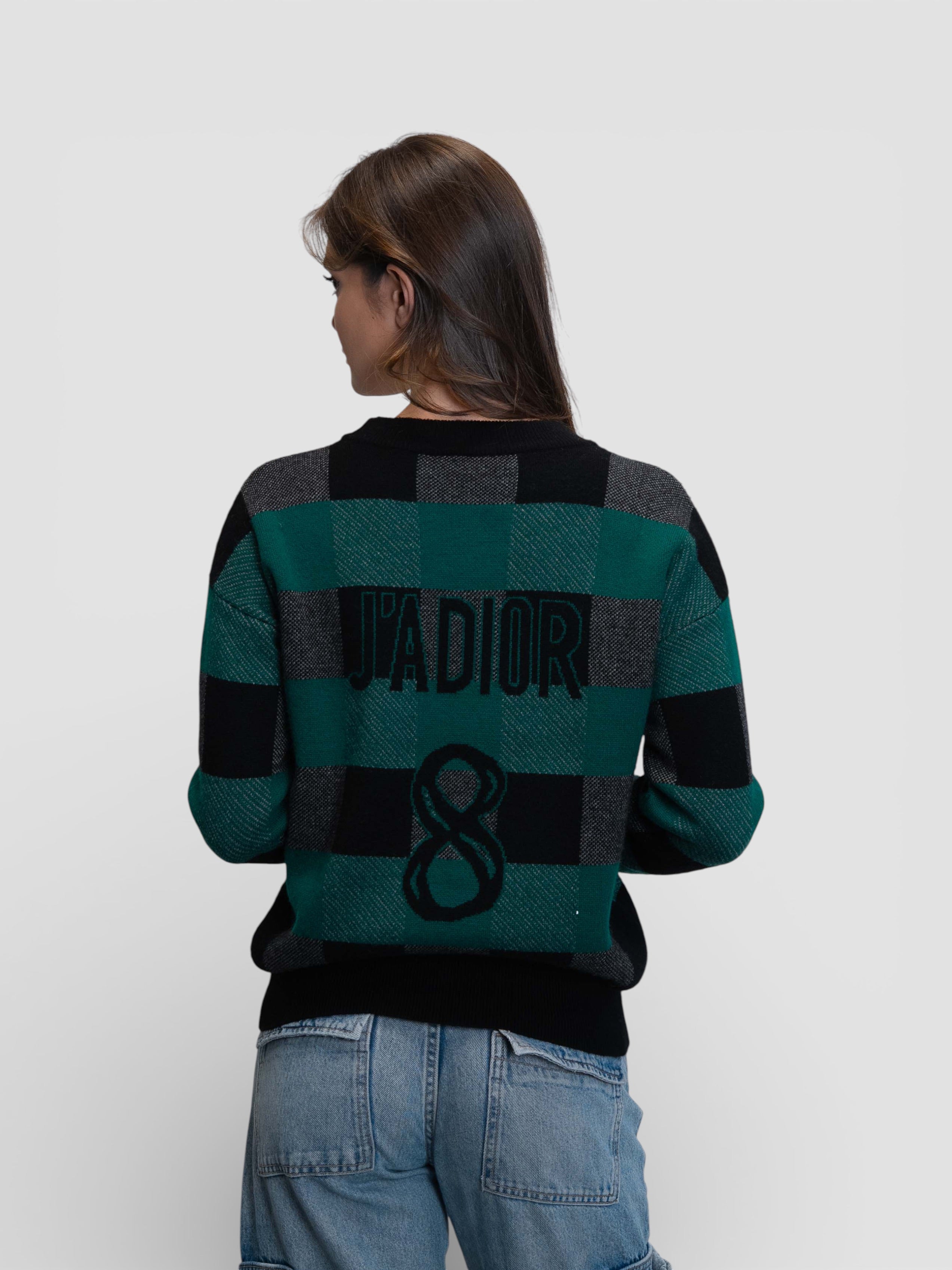 Плетен пуловер на едро каре в зелено и черно