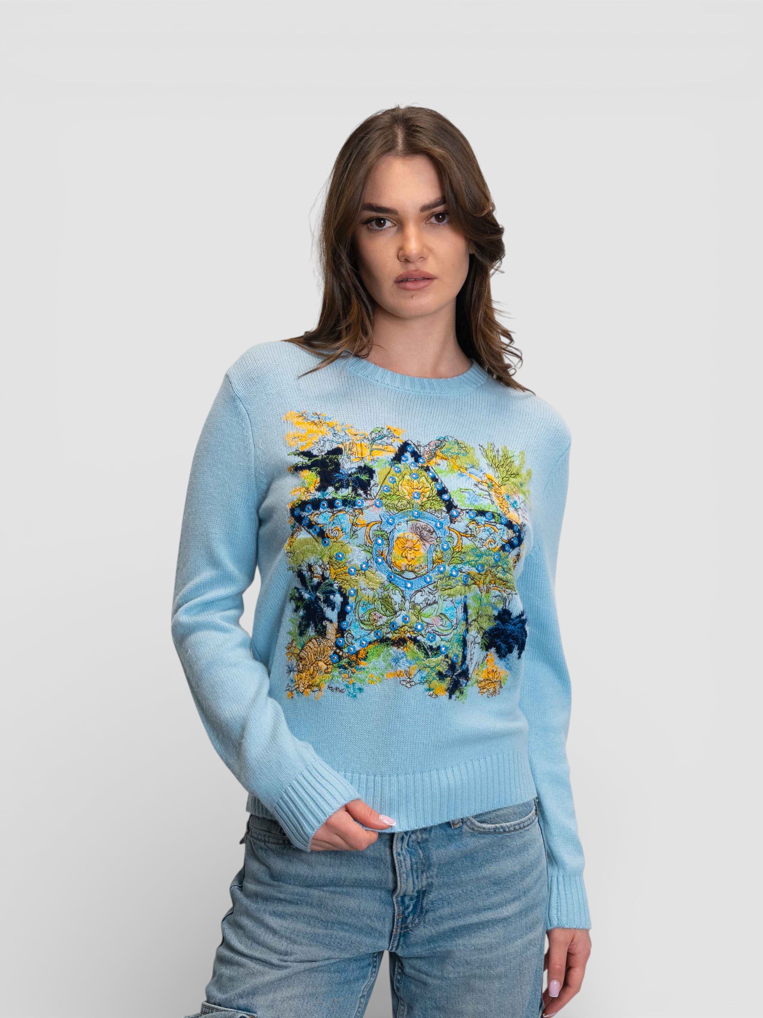 Светлосин пуловер с цветна бродерия и кристали