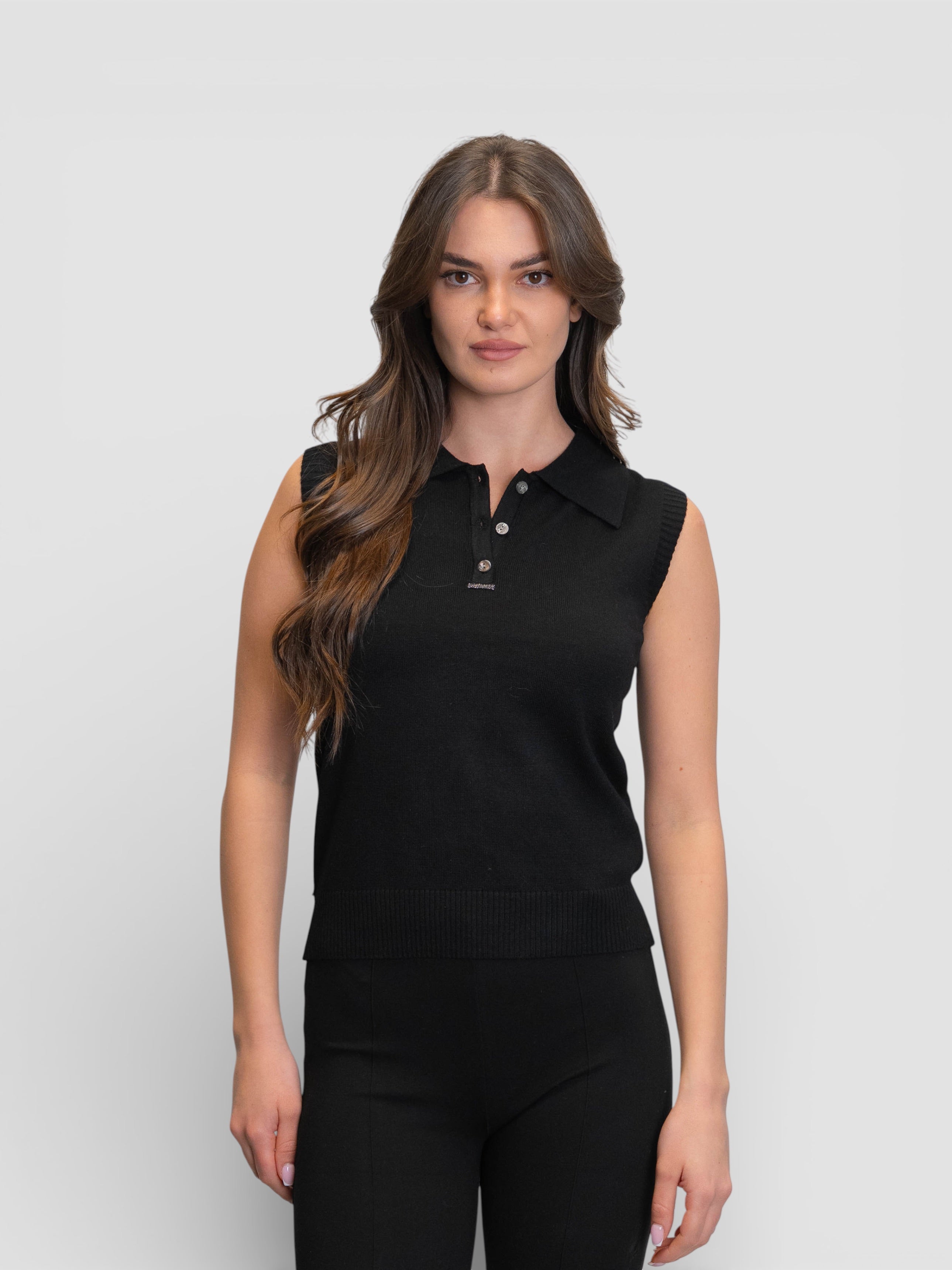 Плетен топ тип „Поло“ без ръкави