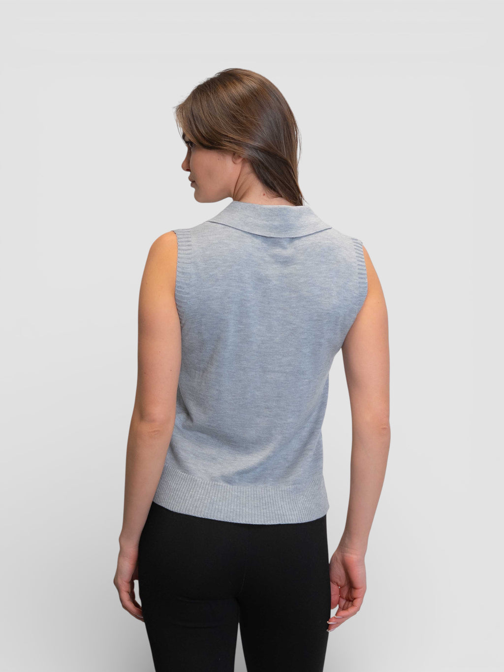 Плетен топ тип „Поло“ без ръкави
