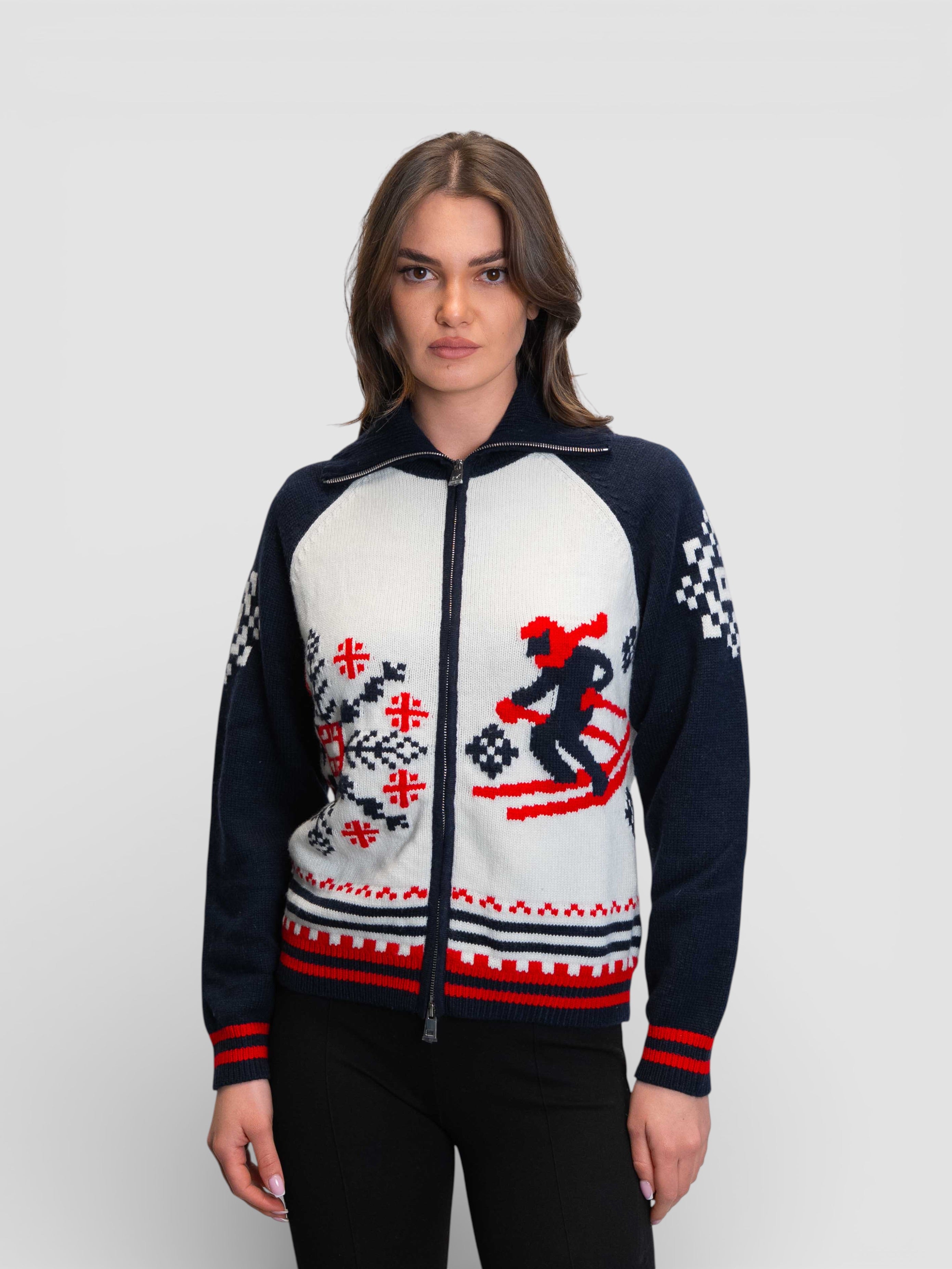 Плетена жилетка с цип и зимни мотиви