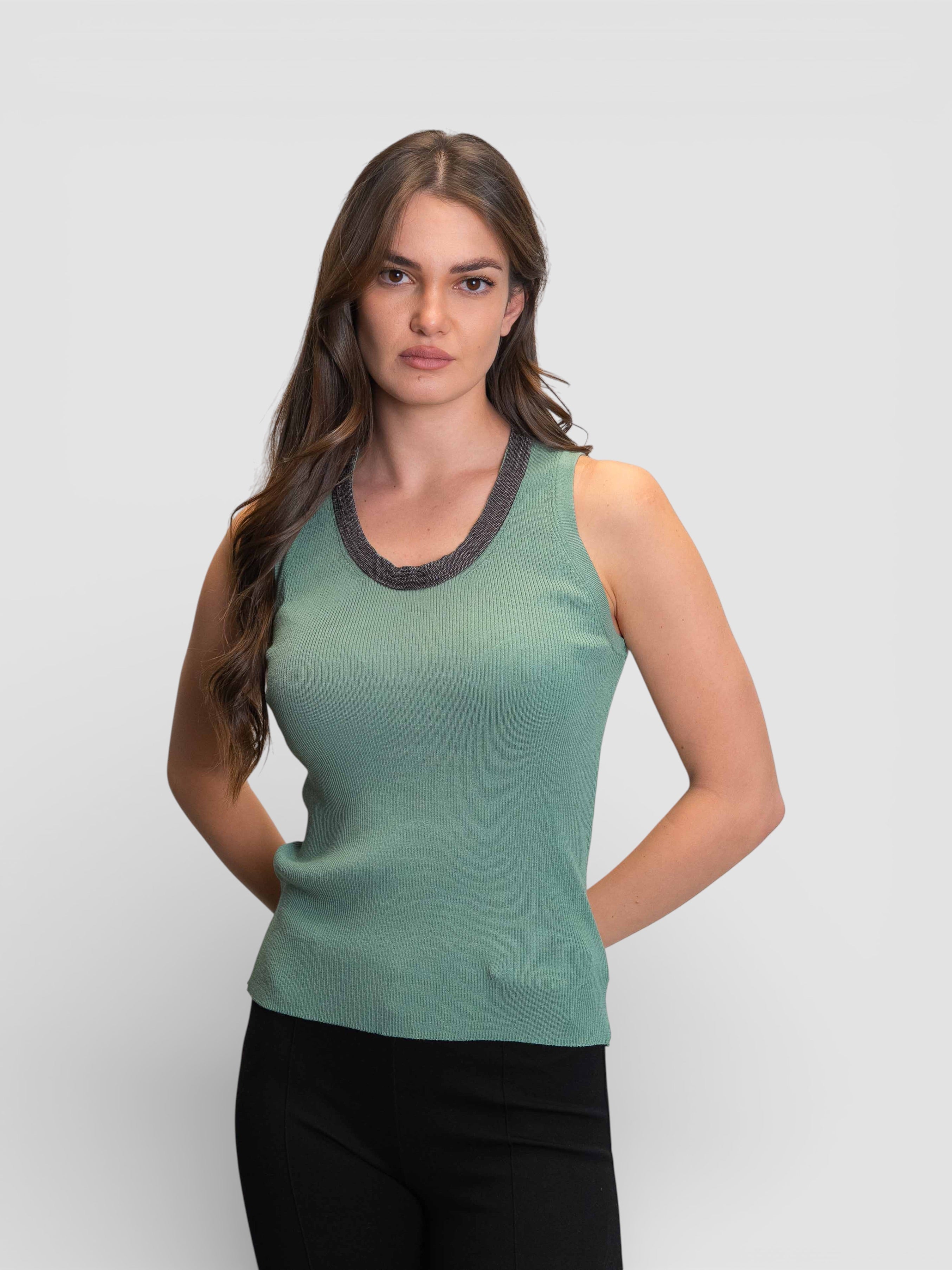 Плетен топ в цвят „Мента“ с обло деколте и декоративен кант