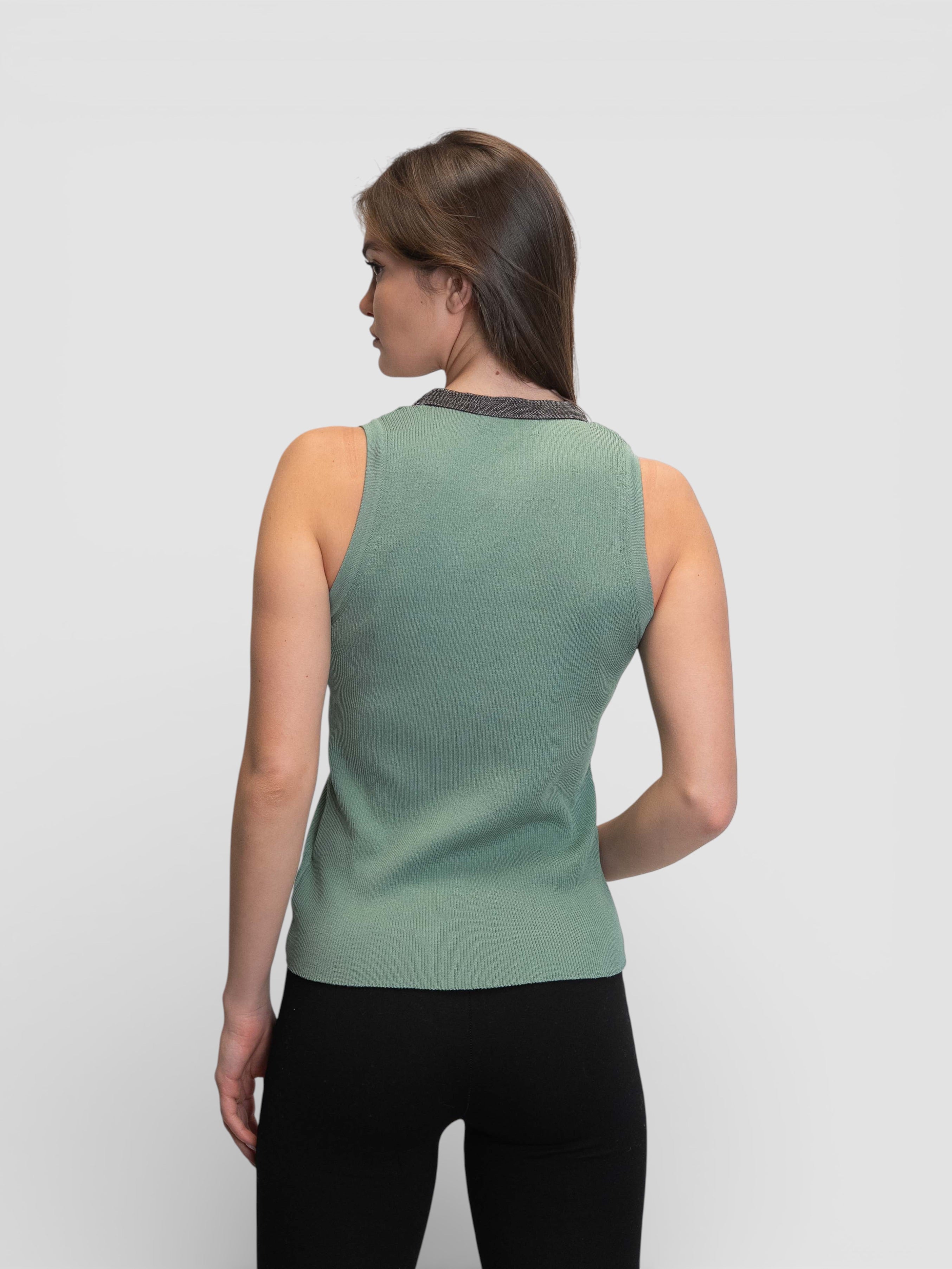 Плетен топ в цвят „Мента“ с обло деколте и декоративен кант