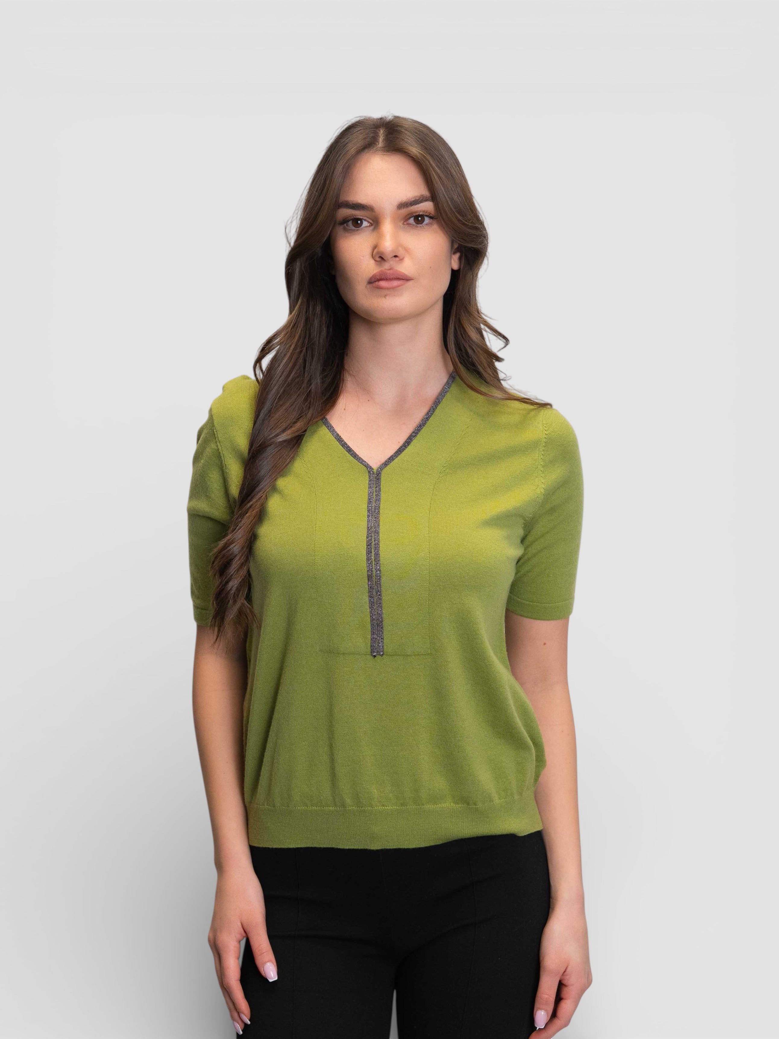 Блуза с V-образно деколте и сребрист кант