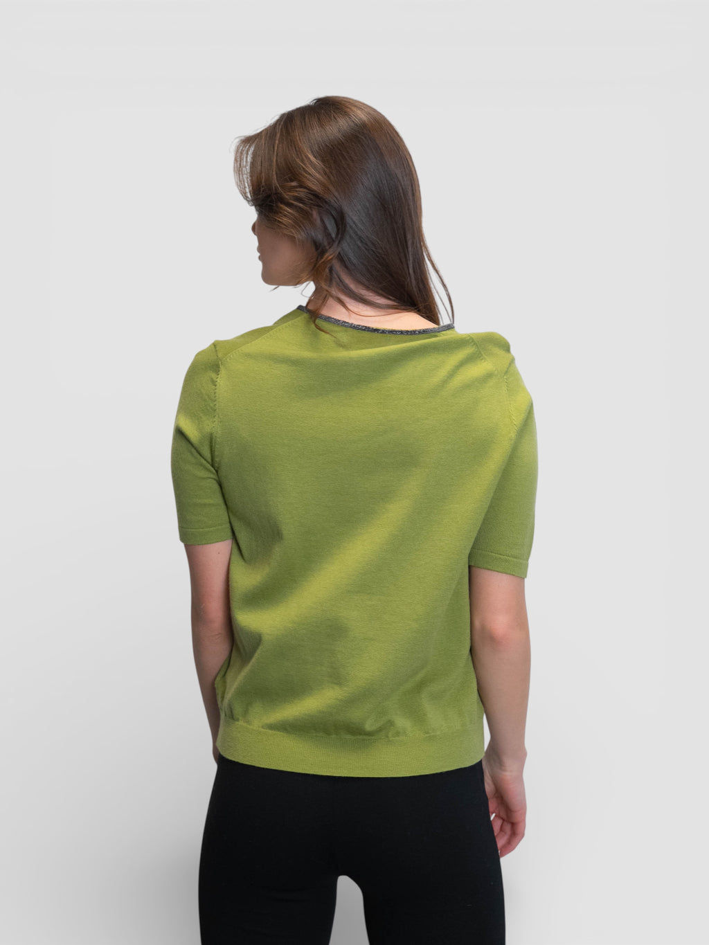 Блуза с V-образно деколте и сребрист кант