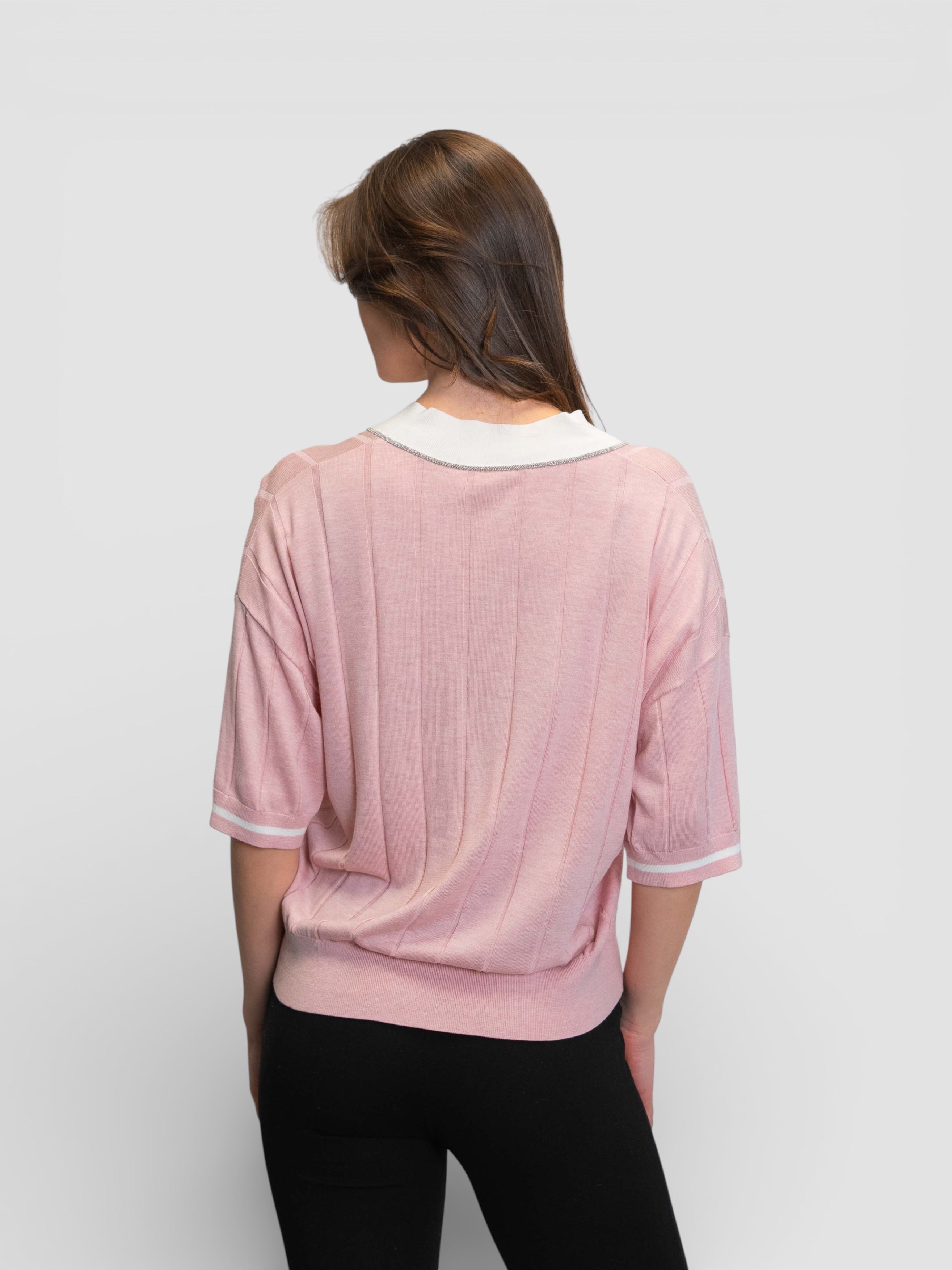 Плетена блуза в пепелно розов цвят с V-образно деколте и контрастни ивици